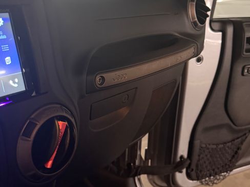 Used 2013 Jeep Wrangler Sport AWD/4WD image 22