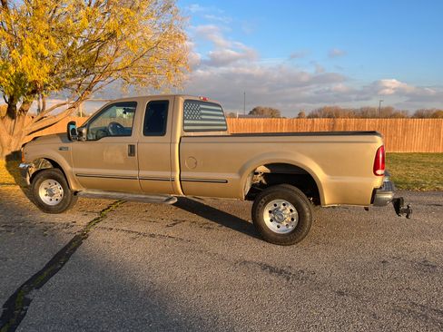 Used 1999 Ford F250 4x4 SuperCab Super Duty image 9