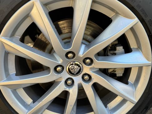 Used 2013 Jaguar XF image 27