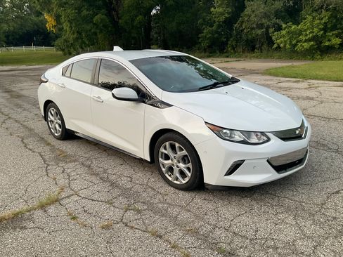 Used 2017 Chevrolet Volt Premier w/ Driver Confidence II Package FWD image 1