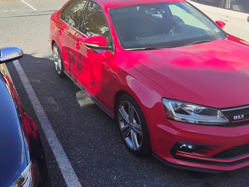 Used 2017 Volkswagen Jetta GLI image 12