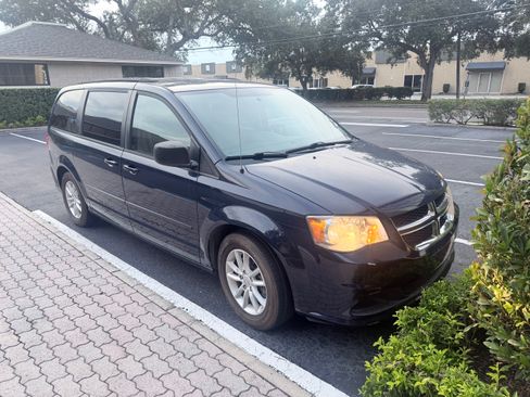 Used 2015 Dodge Grand Caravan SXT FWD image 6