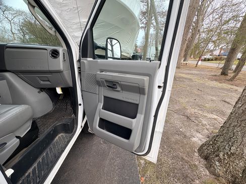 Used 2012 Ford E-350 and Econoline 350 Super Duty w/ PWR Locks & Windows Group image 11
