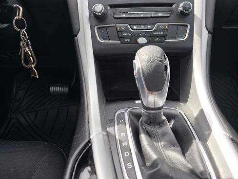 Used 2016 Ford Fusion SE image 26