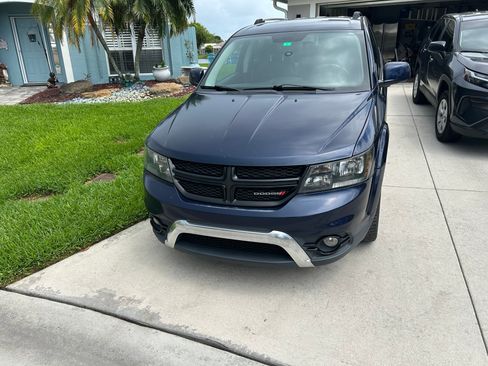 Used 2017 Dodge Journey Crossroad FWD image 5