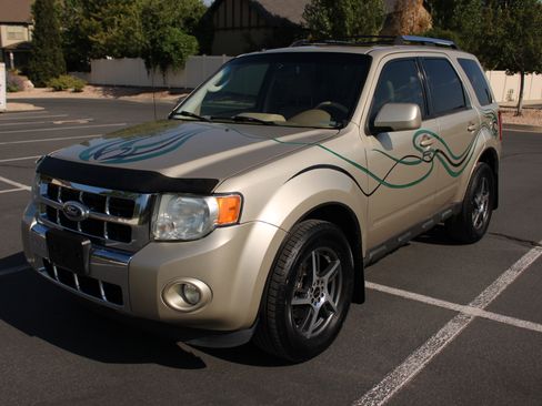 Used 2010 Ford Escape Limited AWD/4WD image 1