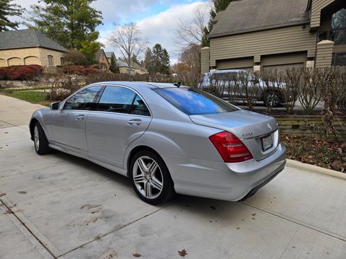 Used 2012 Mercedes-Benz S 550 4MATIC image 4