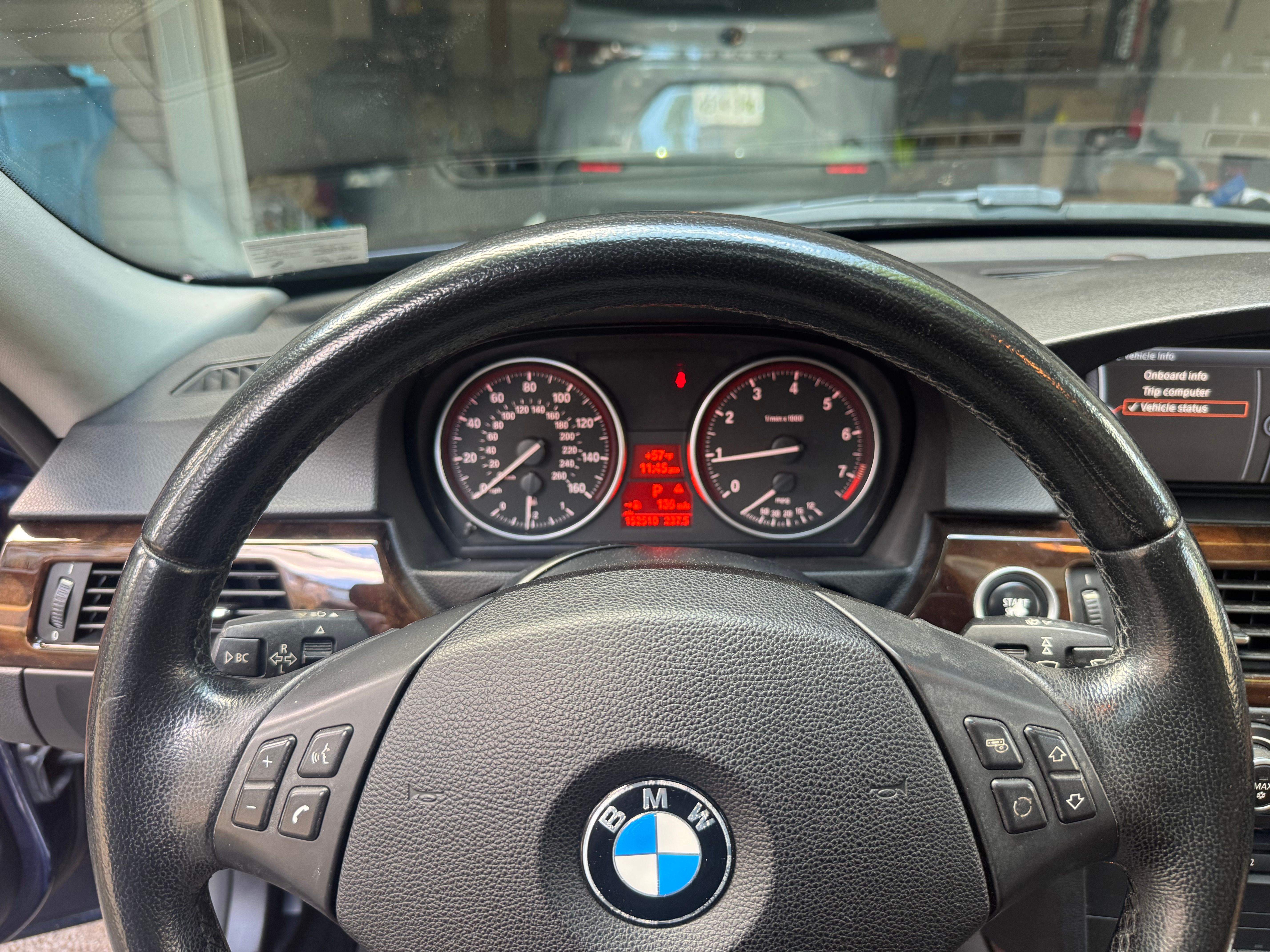 Used 2011 BMW 328i xDrive Sedan AWD/4WD image 18