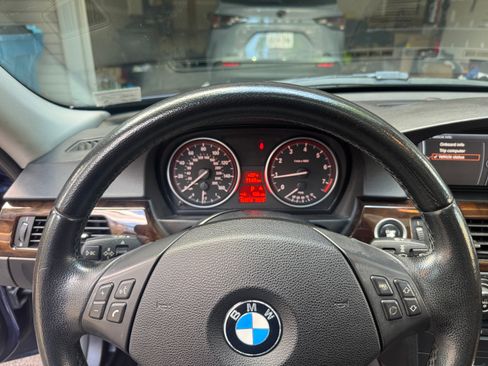 Used 2011 BMW 328i xDrive Sedan AWD/4WD image 18