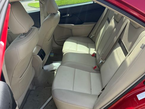Used 2013 Toyota Camry XLE w/ Leather Pkg FWD image 5