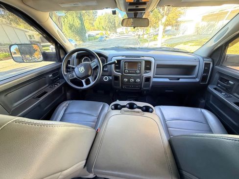 Used 2017 RAM 2500 Tradesman w/ Chrome Appearance Group image 10