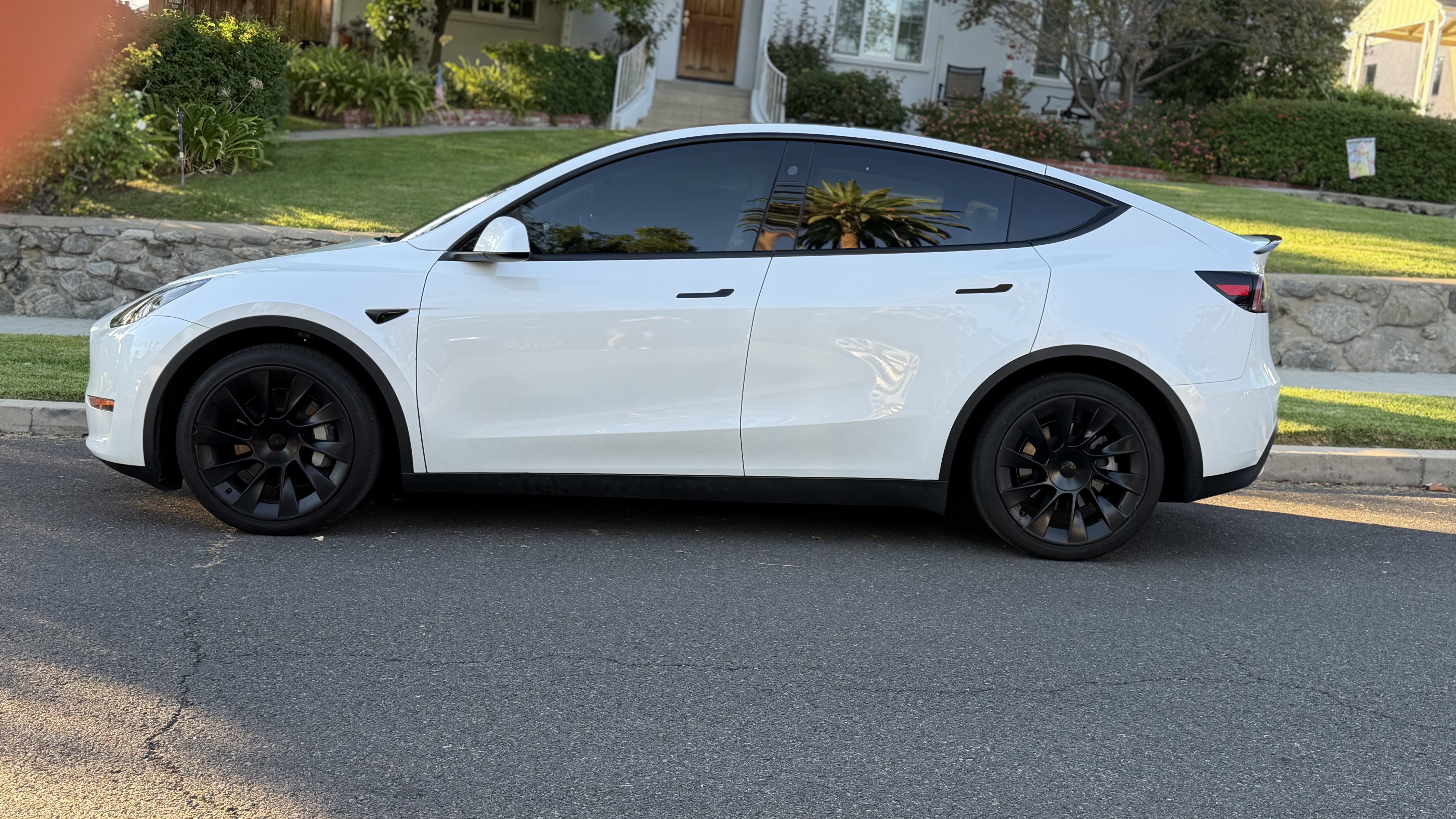 Used 2023 Tesla Model Y Long Range AWD/4WD image 5