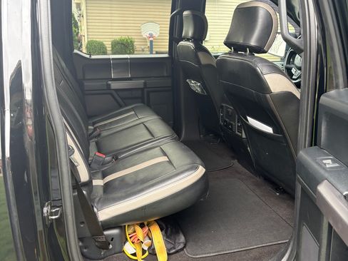 Used 2018 Ford F150 XLT w/ Equipment Group 302A Luxury AWD/4WD image 4