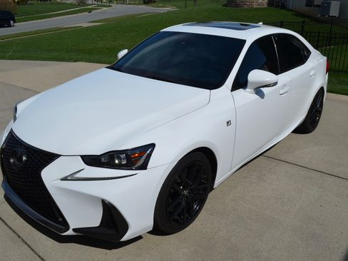 Used 2018 Lexus IS 300 F Sport w/ F Sport Package image 4