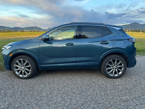Used 2024 Buick Encore GX Avenir w/ Avenir Technology Package AWD/4WD image 6
