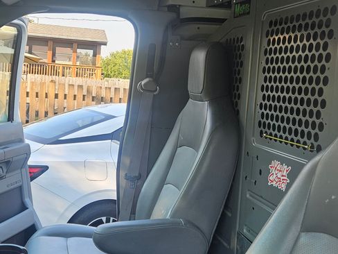 Used 2012 Ford E-350 and Econoline 350 Super Duty image 2