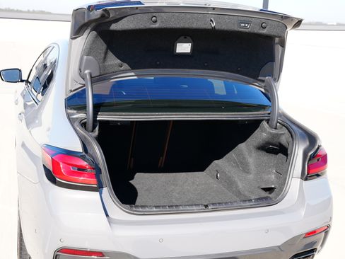 Used 2021 BMW M550i xDrive w/ Executive Package image 11