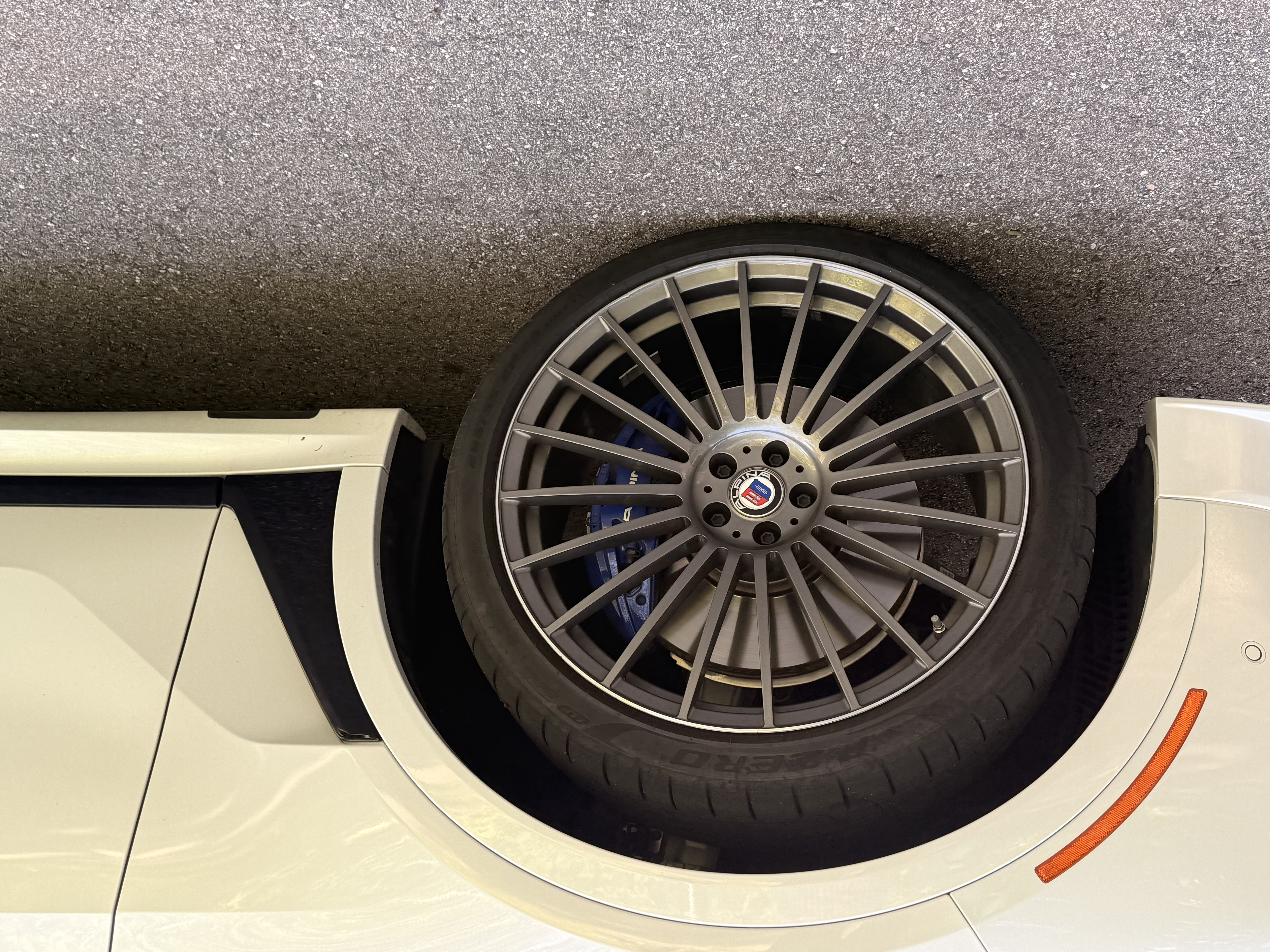 Used 2025 BMW ALPINA XB7 AWD/4WD image 32