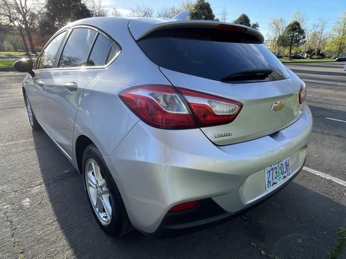 Used 2017 Chevrolet Cruze LT image 6