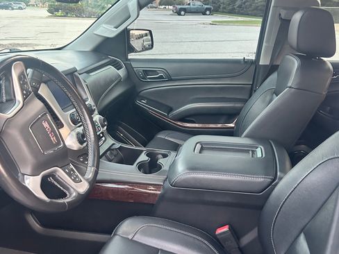 Used 2020 GMC Yukon SLT w/ Premium Edition AWD/4WD image 8