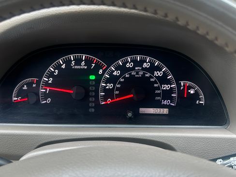Used 2005 Toyota Camry XLE FWD image 11