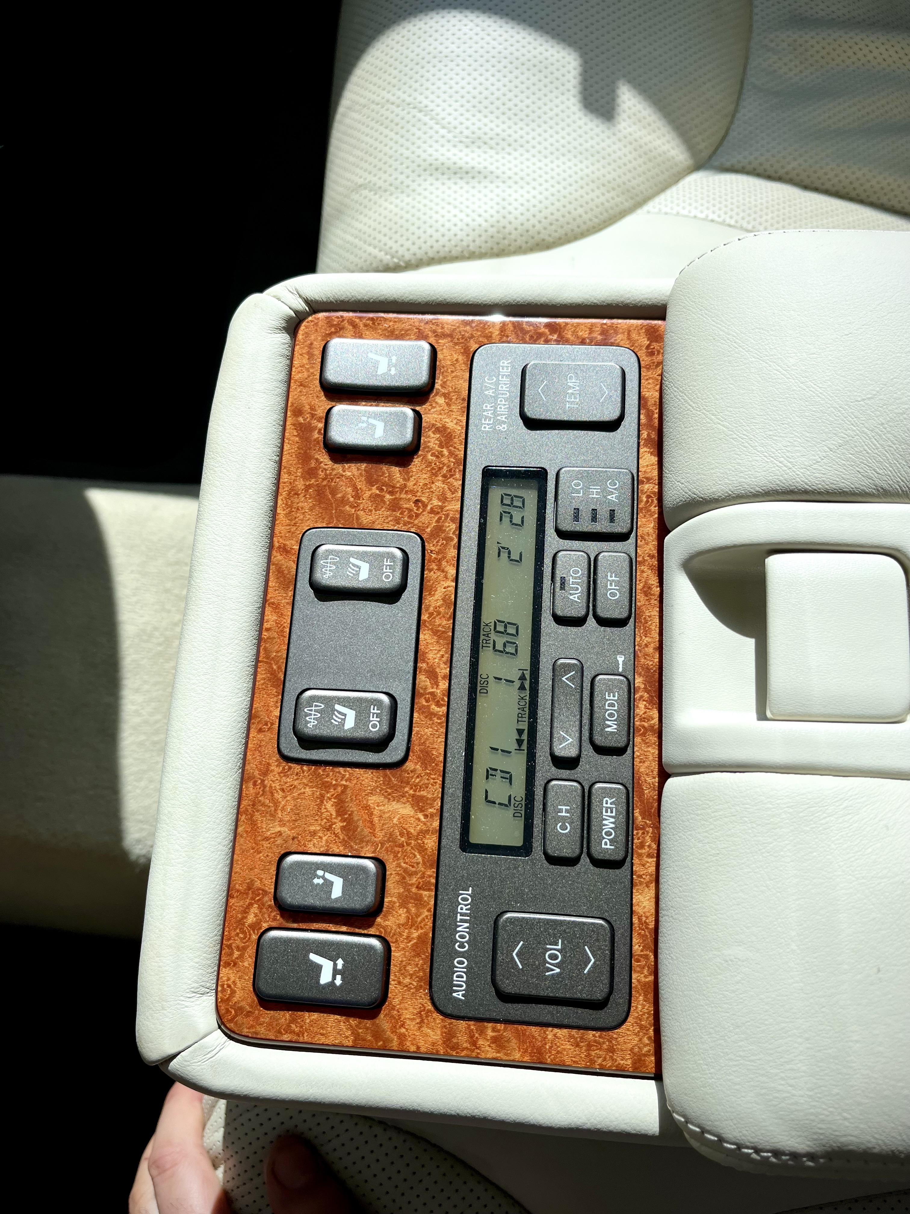 Used 2004 Lexus LS 430 RWD image 26