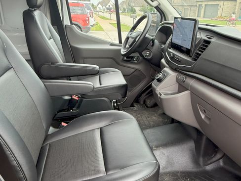 Used 2022 Ford E-Transit 148 High Roof Extended image 14