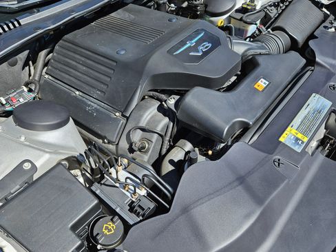 Used 2005 Ford Thunderbird Deluxe image 14