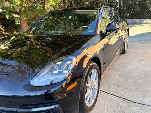 Used 2017 Porsche Panamera 4 image 4
