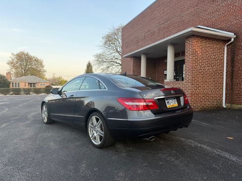 Used 2010 Mercedes-Benz E 350 Coupe image 4