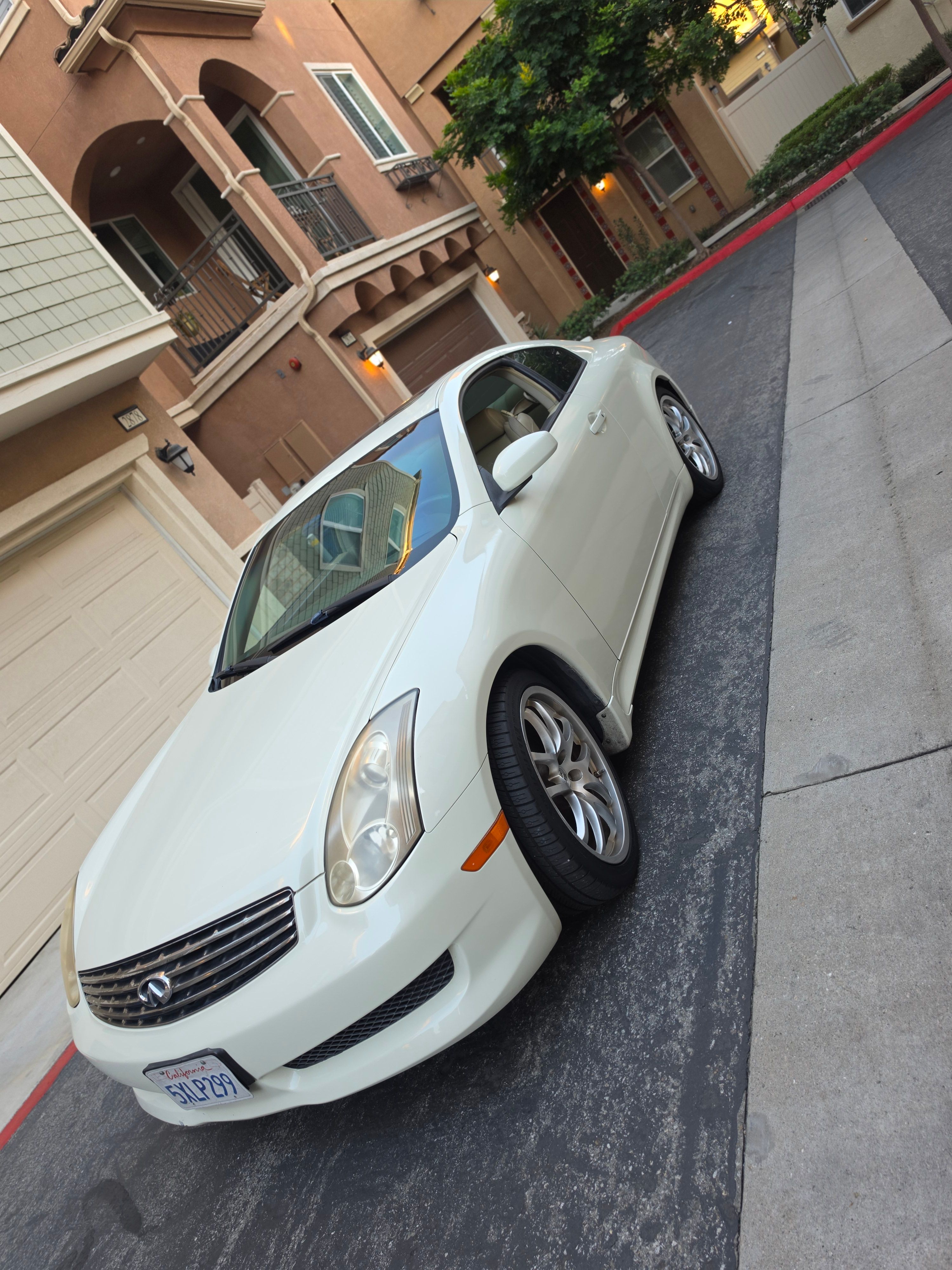 Used 2007 INFINITI G35 Coupe w/ Premium Pkg RWD image 1