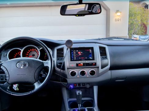 Used 2010 Toyota Tacoma 4x4 Double Cab image 13