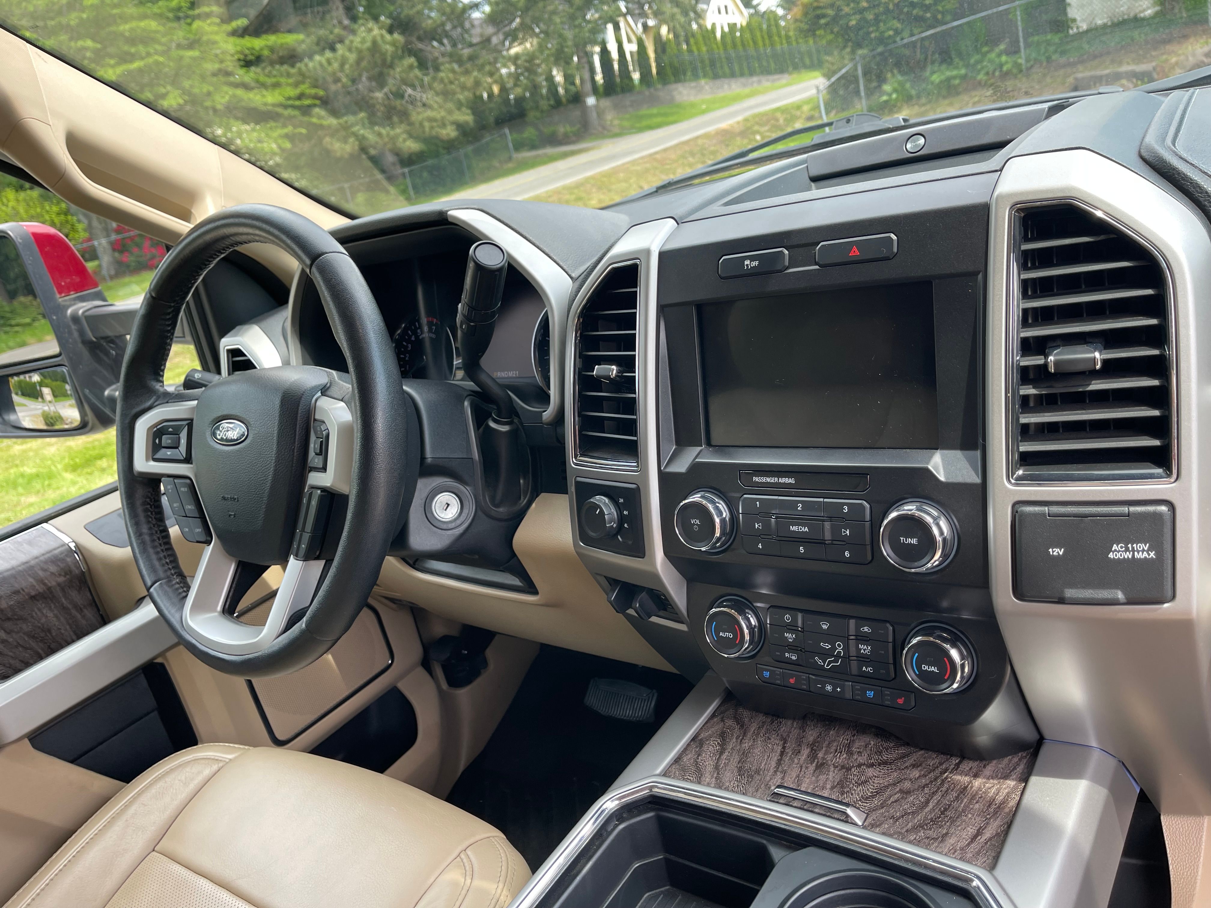 Used 2019 Ford F350 Lariat w/ Lariat Value Package AWD/4WD image 14