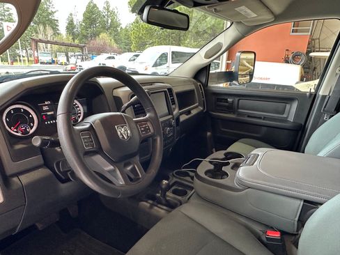 Used 2015 RAM 3500 Tradesman w/ Chrome Appearance Group image 11