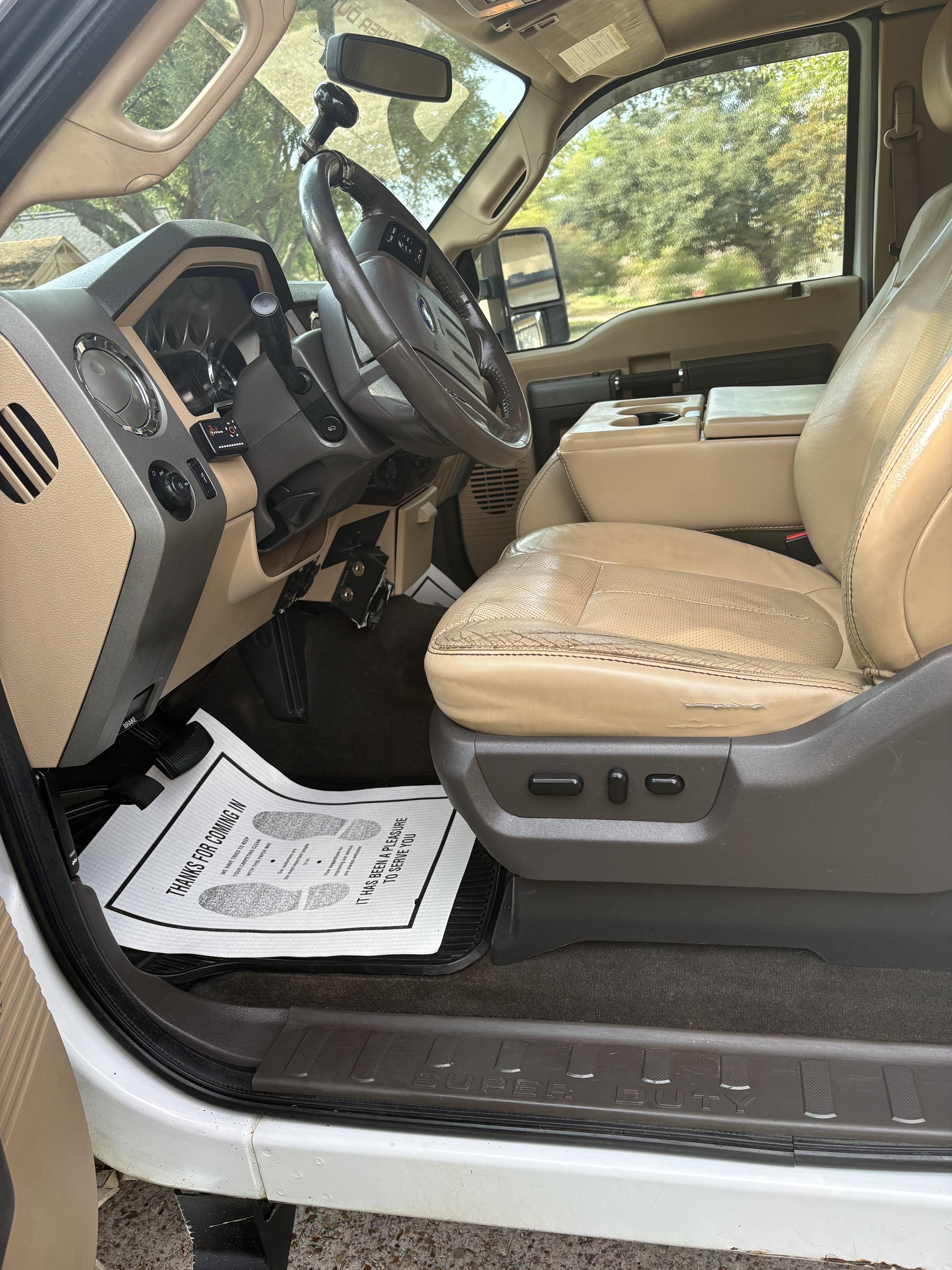 Used 2011 Ford F250 Lariat w/ Lariat Interior Pkg AWD/4WD image 10