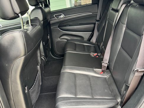 Used 2020 Jeep Grand Cherokee Limited AWD/4WD image 16
