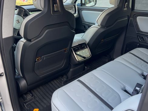 Used 2023 Rivian R1S Adventure image 25