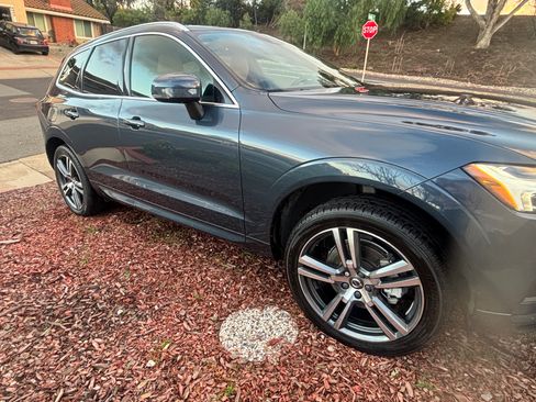 Used 2020 Volvo XC60 T5 Momentum w/ Protection Package Premier image 2