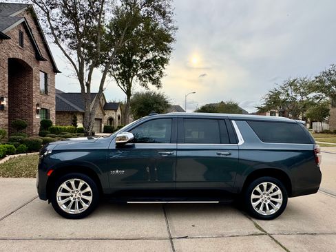 Used 2021 Chevrolet Suburban Premier w/ Texas Edition image 2