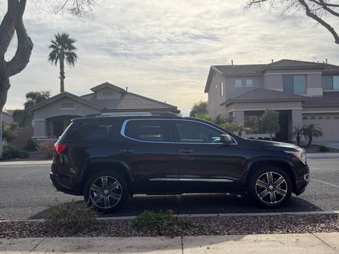 Used 2017 GMC Acadia Denali w/ Technology Package image 2