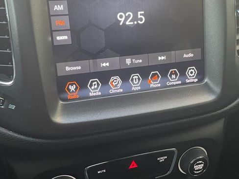 Used 2019 Jeep Compass Trailhawk AWD/4WD image 10