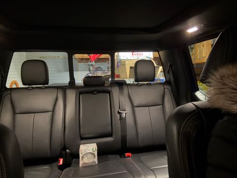 Used 2022 Ford F350 Lariat w/ Tremor Off-Road Package image 13