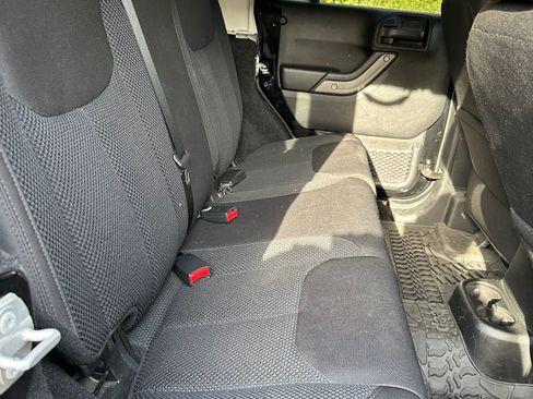 Used 2017 Jeep Wrangler Unlimited Sport image 10