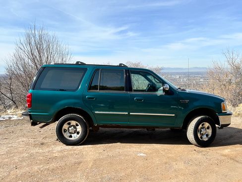 Used 1997 Ford Expedition 4WD image 2