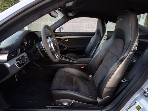 Used 2015 Porsche 911 GT3 RWD image 16
