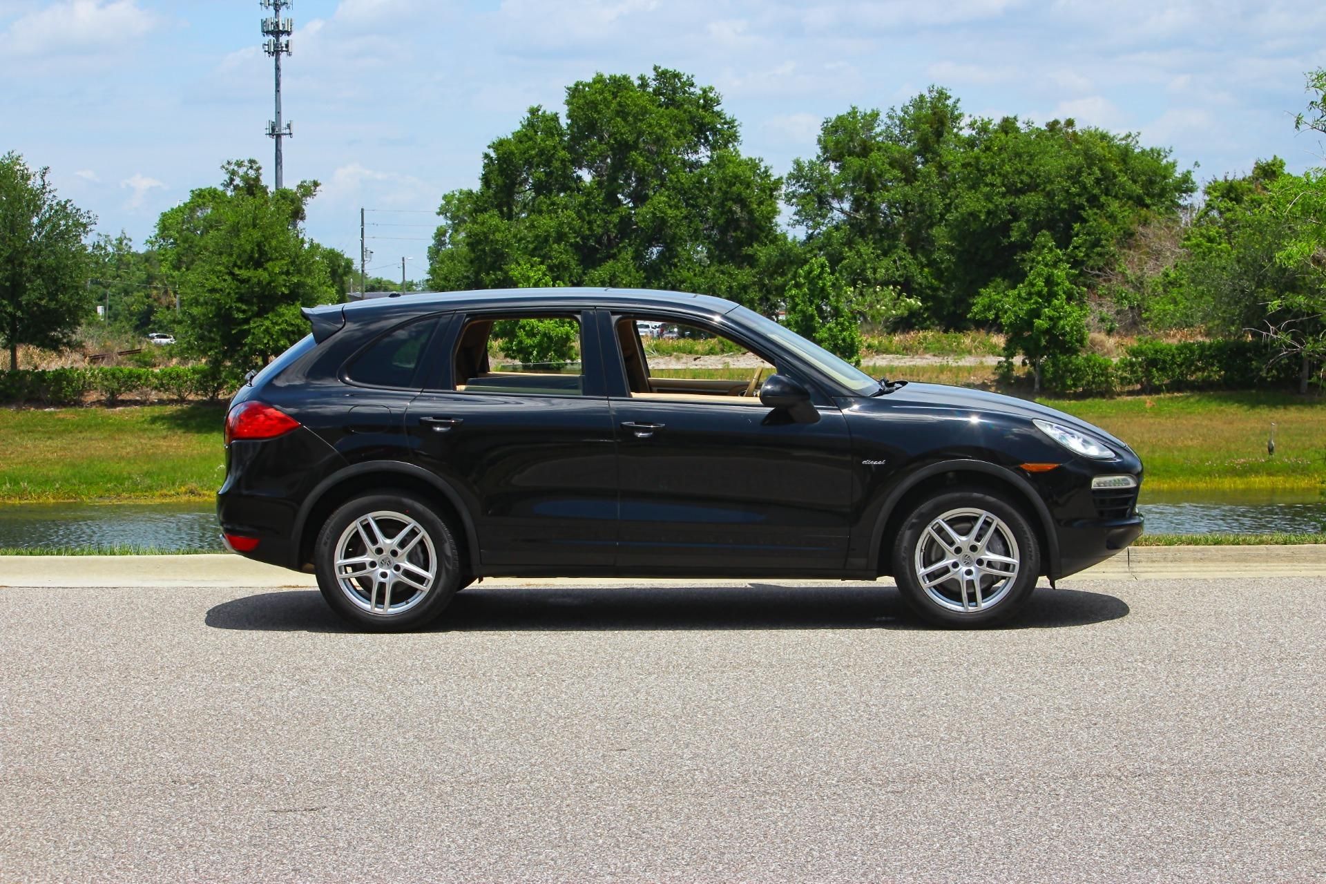 Used 2014 Porsche Cayenne Diesel AWD/4WD image 6