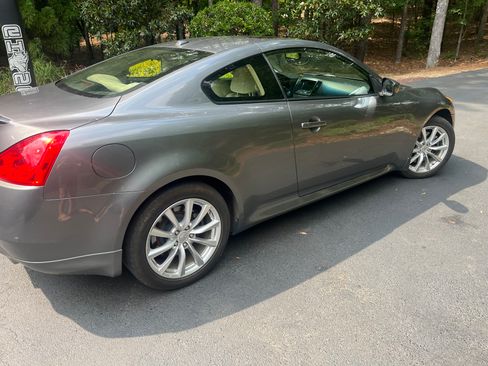 Used 2013 INFINITI G37 x Coupe w/ Premium Pkg AWD/4WD image 8