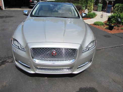 Used 2016 Jaguar XJ L Portfolio image 5