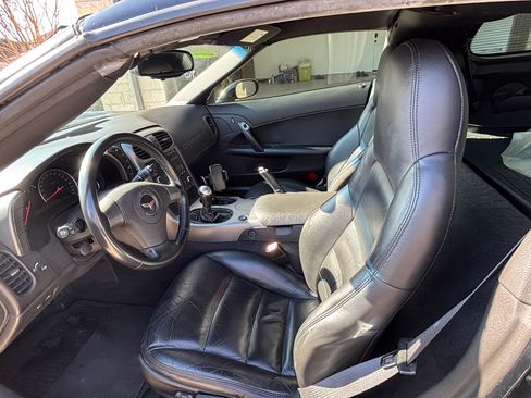 Used 2006 Chevrolet Corvette Coupe 2D image 13