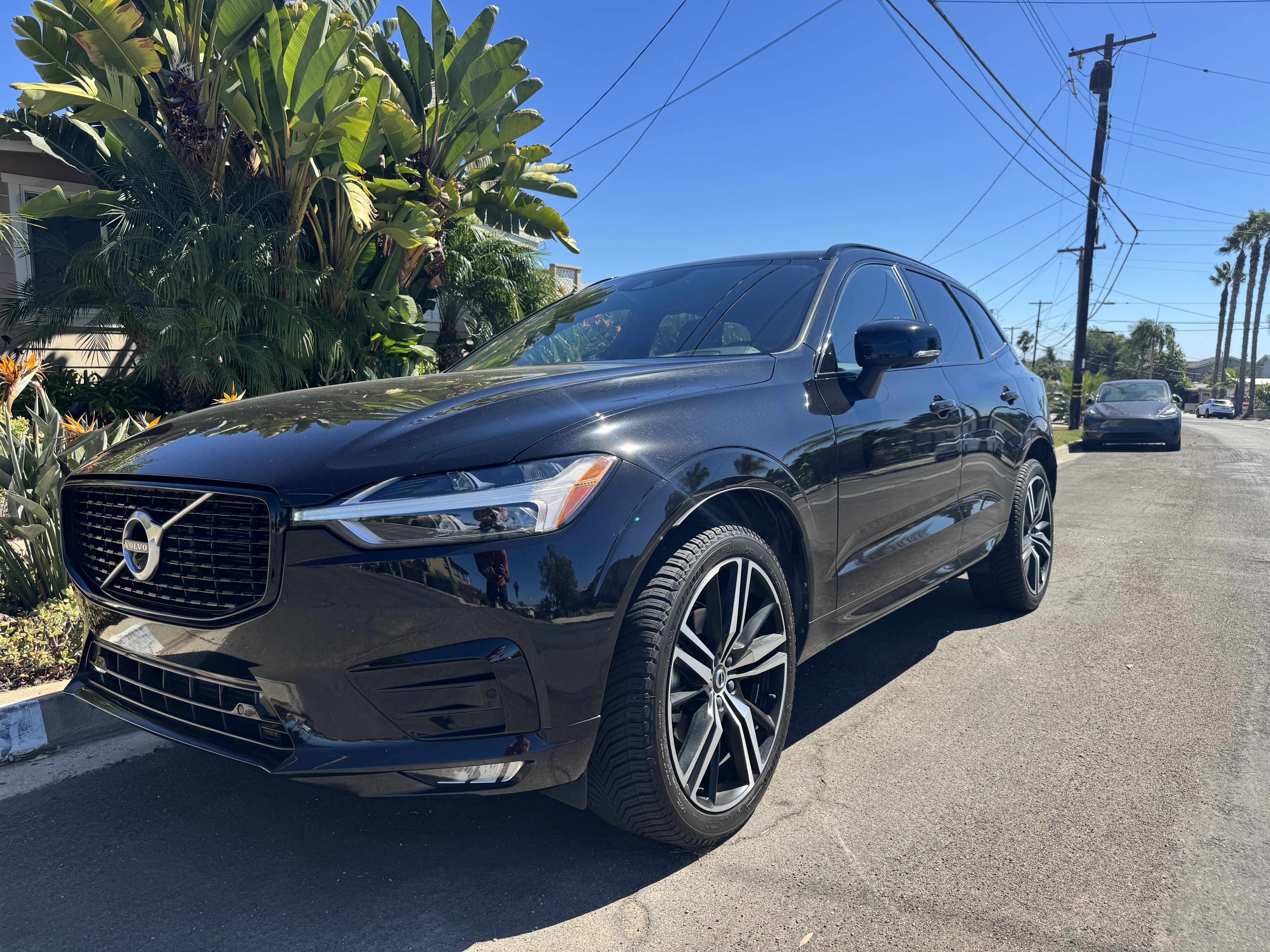 Used 2021 Volvo XC60 T5 R-Design w/ Advanced Package AWD/4WD image 2